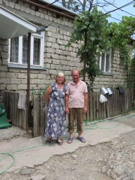 Пресвитер Николай Васильевич Малолеткин с женой Анной Матвеевной. 2014 год.