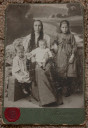 1916?, Анастасия Фёдоровна Харитонова (Сапунцова) с детьми. [№ 06005]