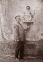 1912, Федор Семенович Харитонов с внучкой Александрой Федоровной. [№ 22016]