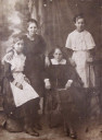 1917, Екатерина Алексеевна Колоскова (слева) с подругами-одноклассницами. [№ 22021]