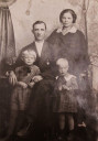 1936, Иван Алексеевич Колосков с женой Ольгой и детьми Раисой и Валентиной. [№ 22051]