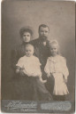 1905, Григорий Зиновьевич Захаров с женой Марией Моисеевной и детьми (предположительно) Ольгой и Павлом. [№ 25718]