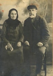 1920?, Иван Михайлович Новосельцев (1878-1931) и Марфа Михайловна в девичестве Гуднина (Новосельцева) (1882-1975)
