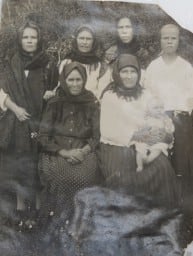 Так одевались женщины в Алты-Агаче в первой половине XX в.